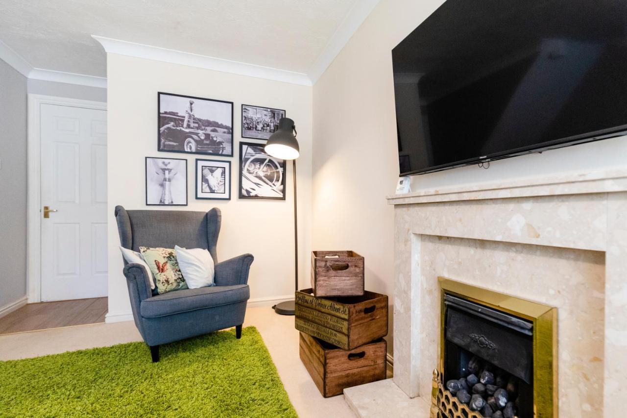 Chichester Retreat House With Free Parking Bagian luar foto