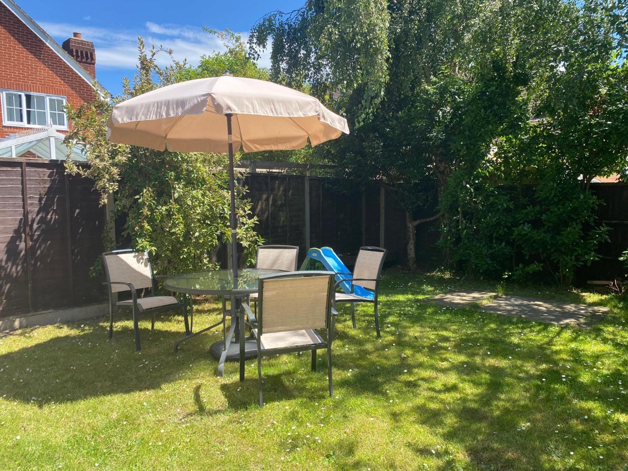 Chichester Retreat House With Free Parking Bagian luar foto