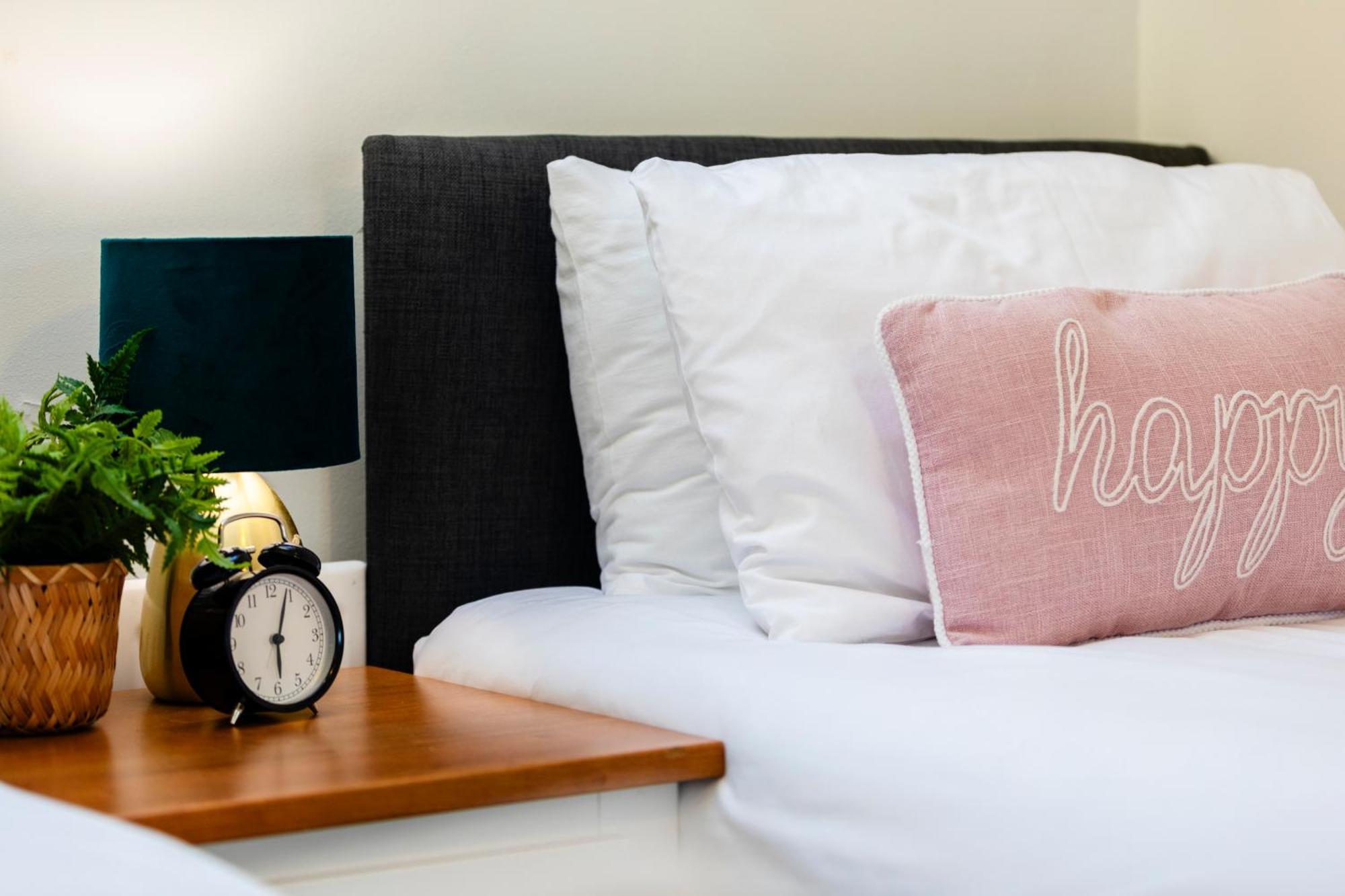 Chichester Retreat House With Free Parking Bagian luar foto