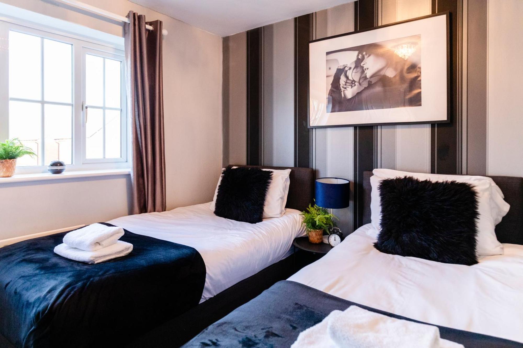 Chichester Retreat House With Free Parking Bagian luar foto