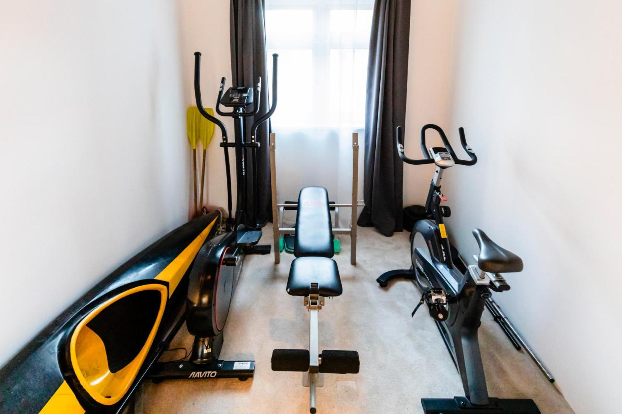 Chichester Retreat House With Free Parking Bagian luar foto