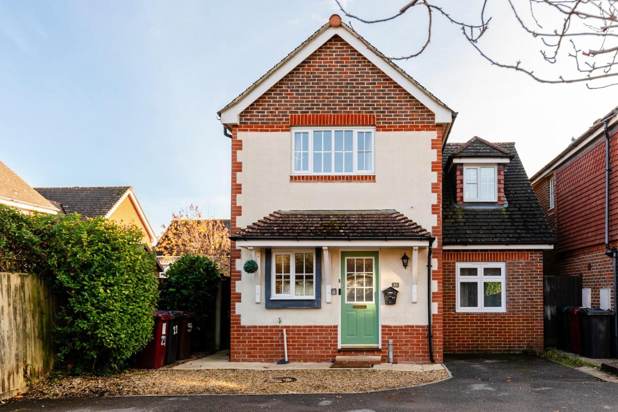 Chichester Retreat House With Free Parking Bagian luar foto